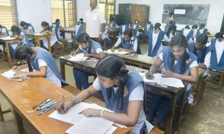 11ஆம் வகுப்பு கணினி அறிவியல் தேர்வு பதில் எழுதி இருந்தால் இரண்டு மதிப்பெண் போனஸ்