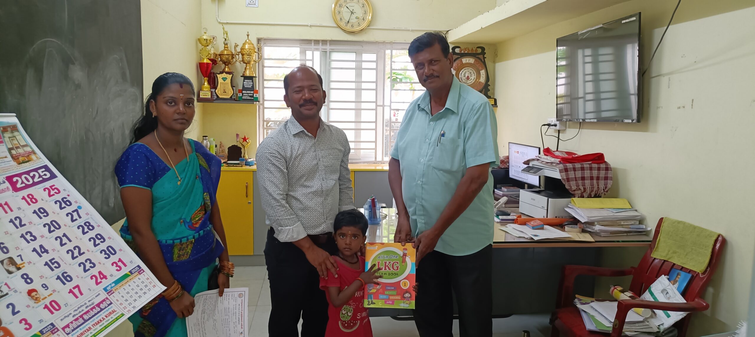 2025 – 2026 ஆம் ஆண்டிற்கான புதிய மாணவர் சேர்க்கை: சதம் ( 100 ) அடித்தது தூத்துக்குடி மாநகராட்சி நடுநிலைப்பள்ளி