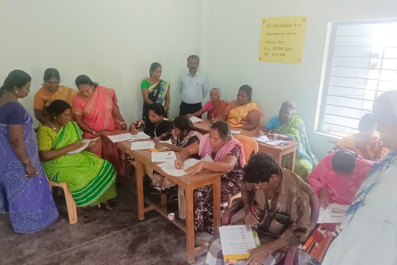 தூத்துக்குடியில் புதிய பாரத எழுத்தறிவு திட்டம் கற்போர்களுக்கான அடிப்படை எழுத்தறிவு தேர்வு நடைபெற்றது