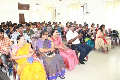 தூத்துக்குடி வ.உ.சிதம்பரம் கல்லூரியில் மொபைல் பழுது பார்ப்பு செய்முறை பயிற்சி