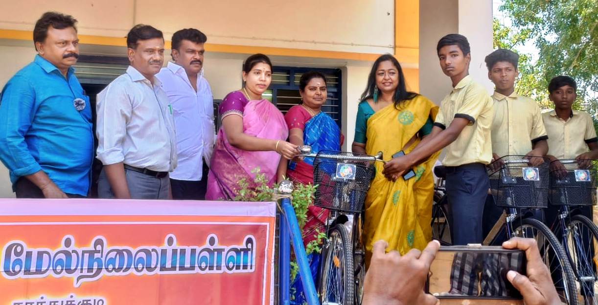 தூத்துக்குடி S.A.V. மேல்நிலைப்பள்ளி மாணவர்களுக்கு விலையில்லா மிதிவண்டி வழங்கும் விழா நடைபெற்றது