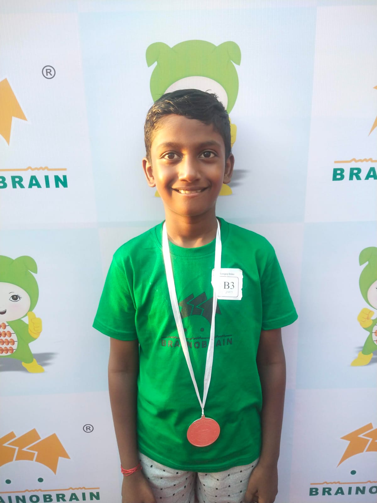 தூத்துக்குடி வடக்கு பத்திரகாளியம்மன் கோயில் தெரு மாநகராட்சி நடுநிலைப்பள்ளி மாணவன் கராத்தே போட்டியில் சாம்பியன் பட்டம்