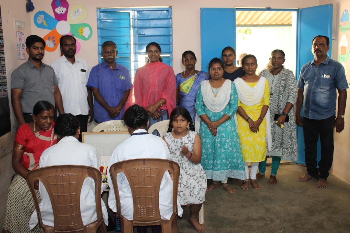 செய்துங்கநல்லூரில் இலவச கண் சிகிச்சை மற்றும் பெண்களுக்கான சிறப்பு முகாம் : எழுத்தாளர் முத்தாலங்குறிச்சி காமராசு தொடங்கி வைத்தார்