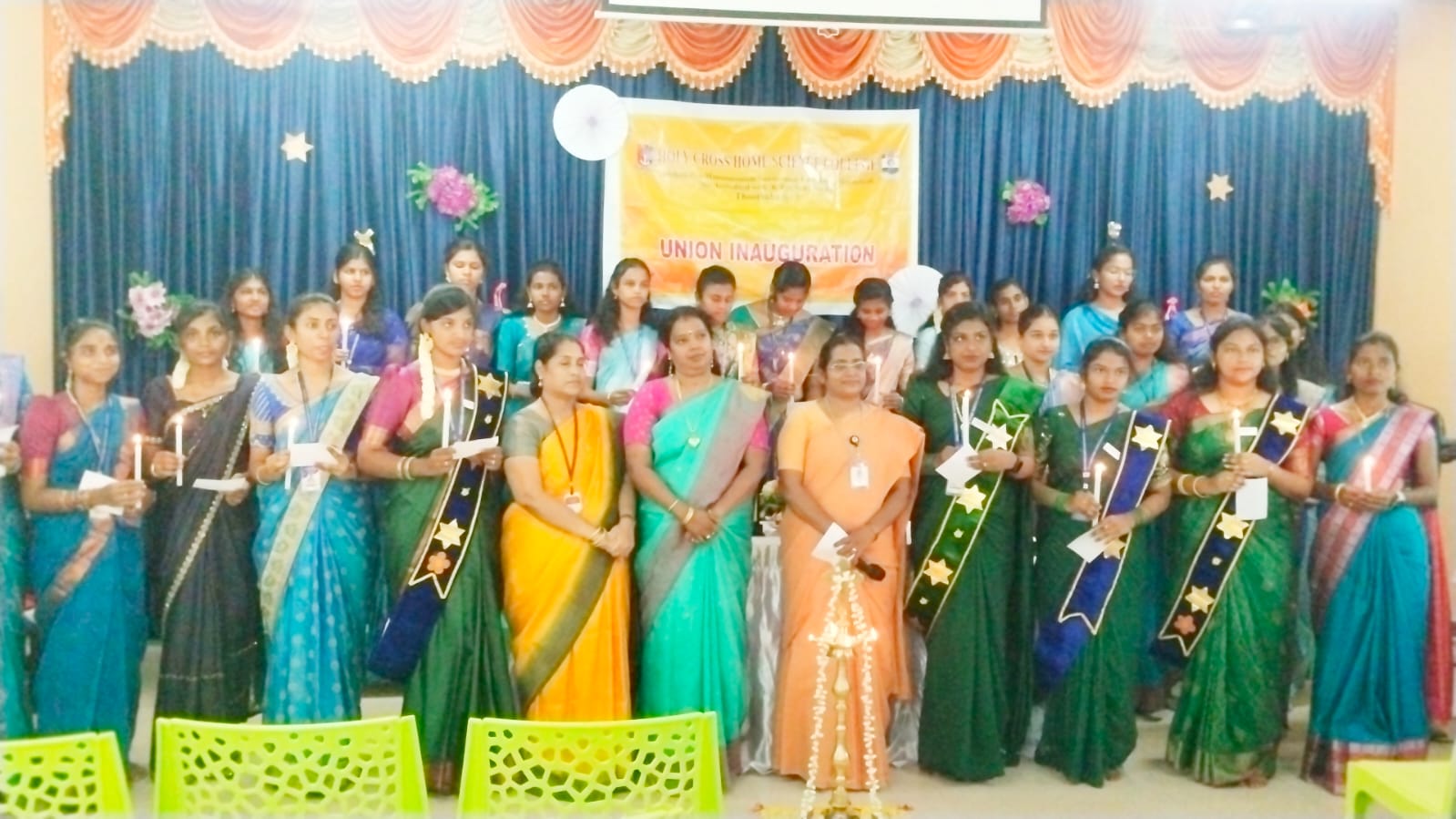 தூத்துக்குடி ஹோலி கிராஸ் ஹோம் சயின்ஸ் கல்லூரியில் மாணவர் பேரவை துவக்க விழா நடைபெற்றது!