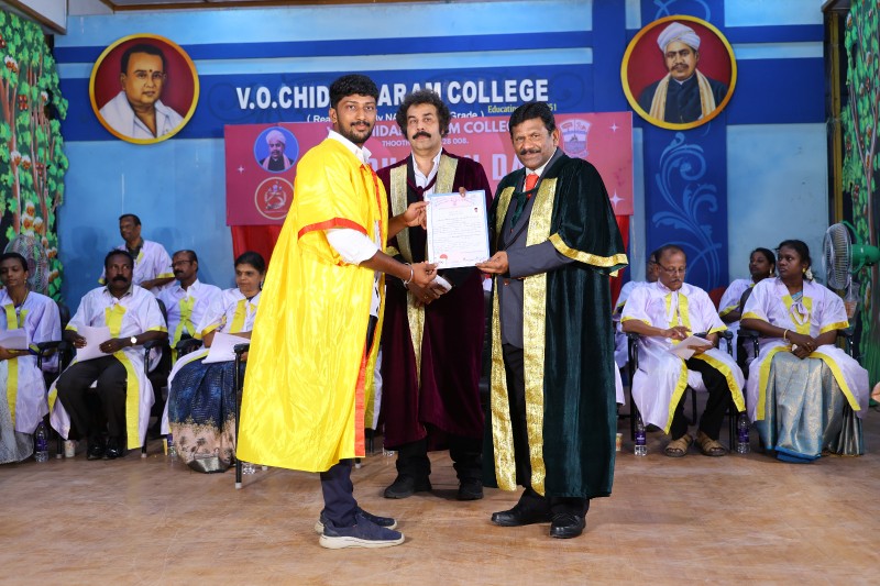 தூத்துக்குடி வ.உ.சிதம்பரம் கல்லூரியில் பட்டமளிப்பு விழா : 764 மாணவர்களுக்கு பட்டங்களை வழங்கினார் நெல்லை மனோன்மணியம் சுந்தரனார் பல்கலைக்கழகத்தின் பொறுப்பு துணைவேந்தர் பிரபாகர் ‌!